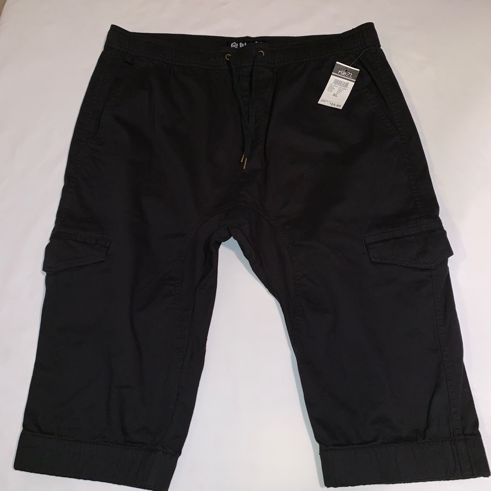 Rue21 Black 3/4 Cargos (Brand New)